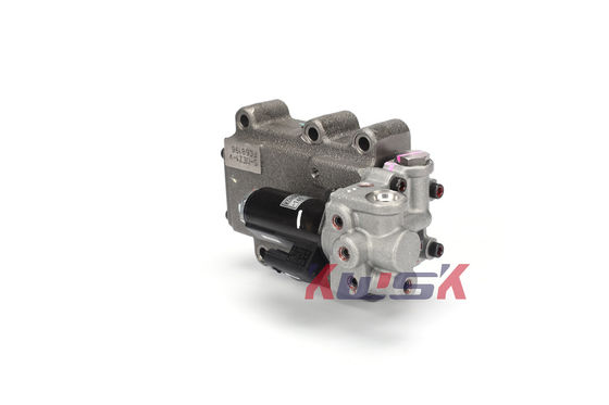 Le régulateur Kobelco Sk350-8 SK330-8 S-0EZ1-V 6 de la pompe K3V140 hydraulique se tient