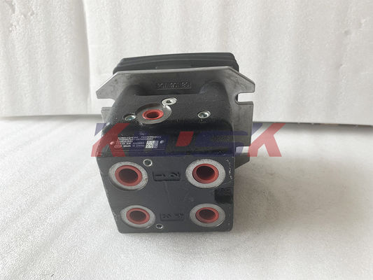 Excavatrice Pedal Control Valve de pièces de Joystick Handle Kobelco Sk200-8 de l'excavatrice YN30V00105F2